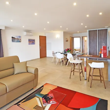 Aparthotel Saint-jean 5*