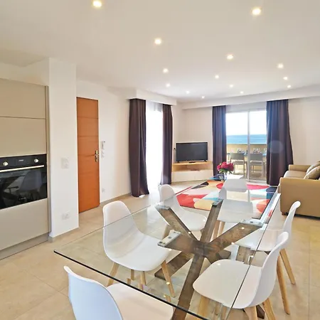 Hotel apartamentowy Saint-jean 5*