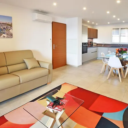 Saint-jean Hotel apartamentowy 5*
